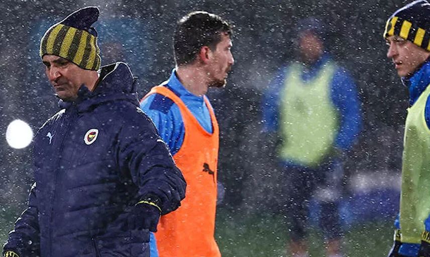 Fenerbahçe Teknik Direktörü İsmail Kartal, Alanyaspor maçında oyunu Mesut Özil'in üzerine kurmayı düşünüyor!