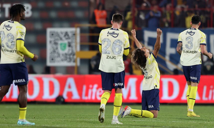 Fenerbahçe, Ümraniyespor karşısında son dakikalarda galibiyeti buldu