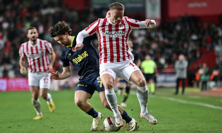 Fenerbahçe zirveyi bırakmıyor: Rekor üstüne rekor kırdılar