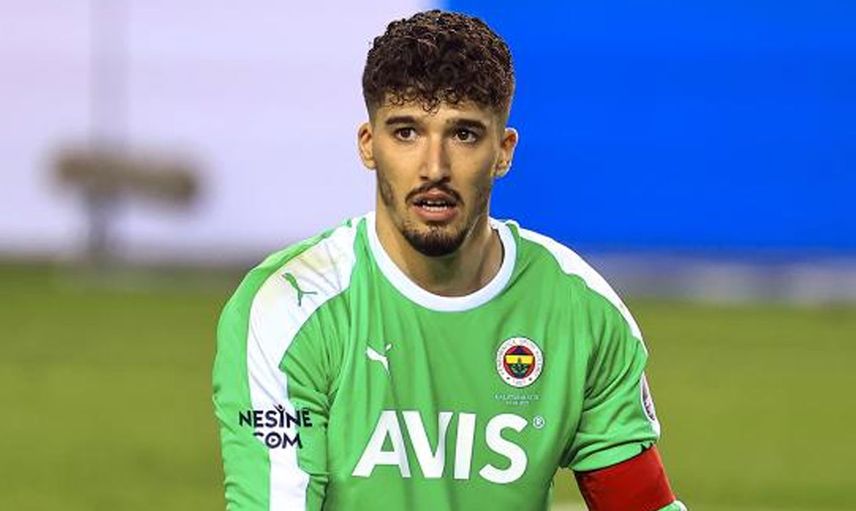 Fenerbahçe'de Altay Bayındır'ın iç transferi için yönetim harekete geçti!