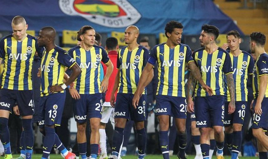 Fenerbahçe'de Antwerp Maçında Kaptan Olacak İsim Belli Oluyor!