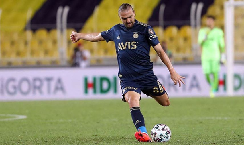 Fenerbahçe'de Caner Belirsizliği