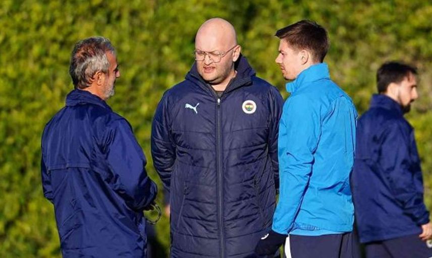Fenerbahçe'de İsmail Kartal, Galatasaray derbisi öncesinde futbolcularına motivasyon konuşması yaptı