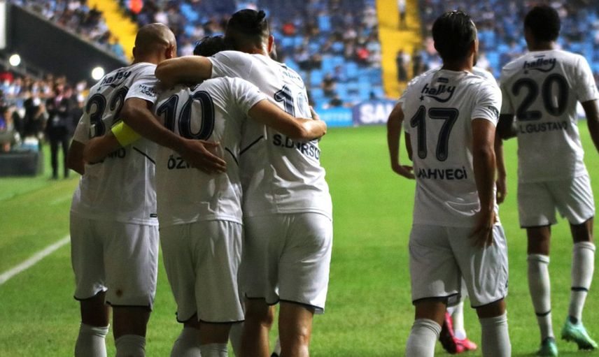 Fenerbahçe'de Mesut Özil Antwerp Maçı İçin Belçika'ya Götürülmedi!