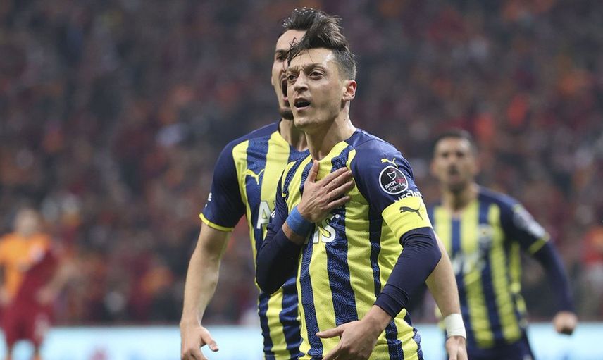 Fenerbahçe'de Mesut Özil Karagümrük Karşısında Bir İlki Gerçekleştirmek İstiyor!