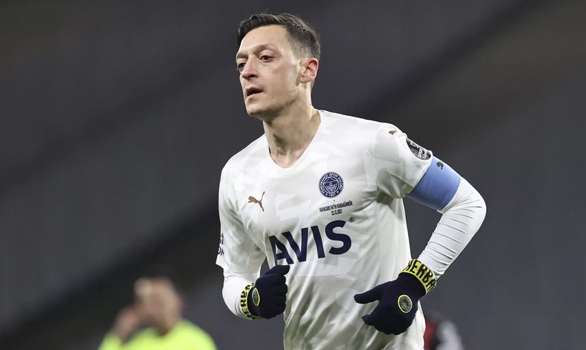 Fenerbahçe'de Mesut Özil, Trabzonspor maçı öncesi İsmail Kartal'dan forma şansı bekliyor