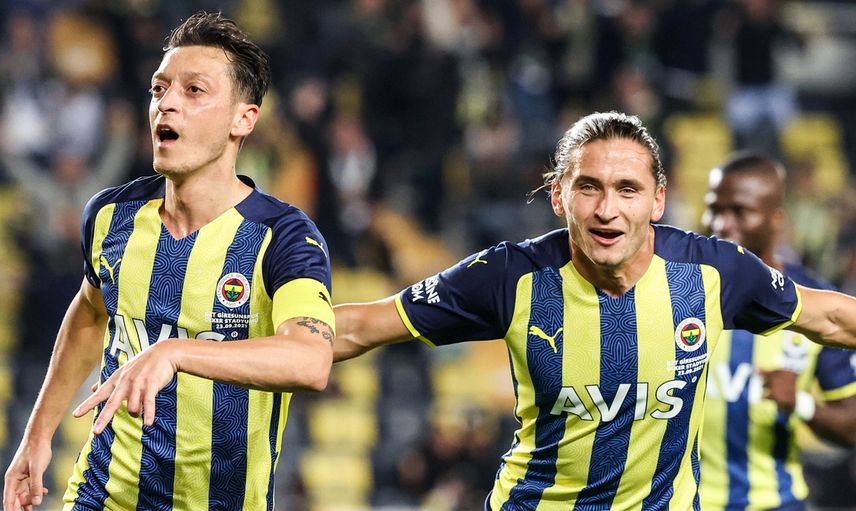 Fenerbahçe'de Miguel Crespo'dan Antalya Kampında Açıklamalar!
