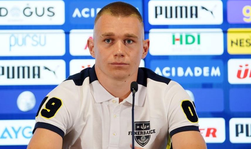 Fenerbahçe'de sakatlanan Atilla Szalai, sahalara en kısa sürede dönebilmek için çalışmalarına devam ettiğini açıkladı