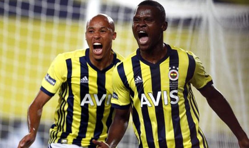 Fenerbahçe'de Samatta ile Yollar Ayrılıyor!