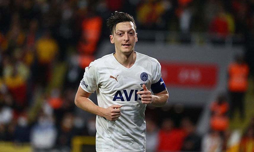 Fenerbahçeli yıldız Mesut Özil Endonezya Ligi'ne mi transfer oluyor? Mesut Özil'den transfer açıklaması