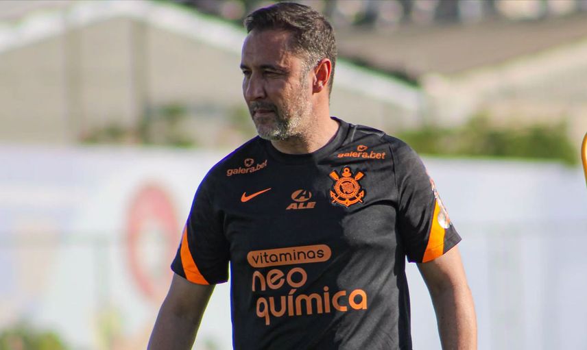 Fenerbahçe'nin eski Teknik Direktörü Vitor Pereira, yeni takımı Corinthians'da hayal kırıklığı oldu!