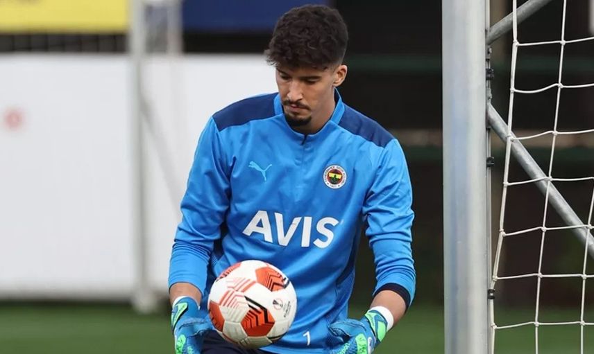 Fenerbahçe'nin kalecisi Altay Bayındır, Ukrayna'da çıkan savaşla ilgili paylaşım yaptı!