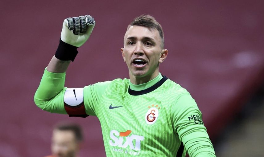 Fernando Muslera, Galatasaray'da en unutamadığı karşılaşmanın Kadiköy'de Fenerbahçe karşısında şampiyon oldukları maç olduğunu söyledi