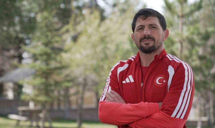 Ayhan Sucu, kadın güreş takımıyla madalya hedefliyor