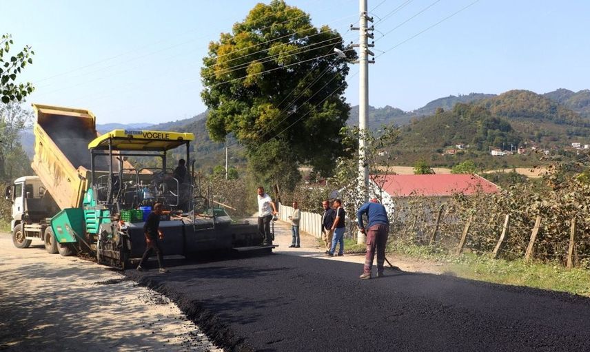 Ordu'da yollar yenileniyor: Sıcak asfalt çalışmaları hız kesmeden devam ediyor