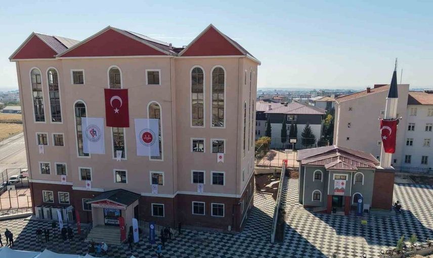 Adıyaman'da yeni cami ve hafızlık kursu dualarla hizmete girdi