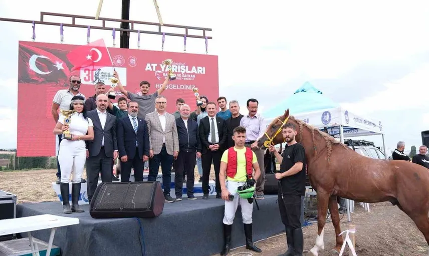 Zafer Bayramı’nda çorum at yarışları coşkusu