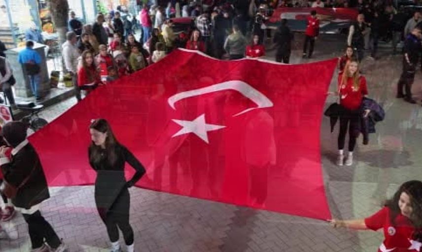 Turgutlu'da Cumhuriyet coşkusu sokakları doldurdu