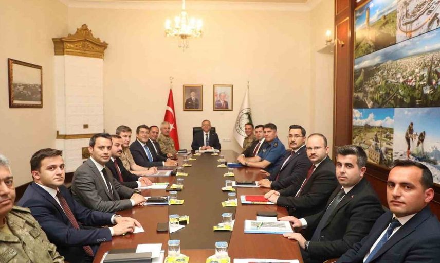 Kars'ta asayiş ve sınır güvenliği masaya yatırıldı