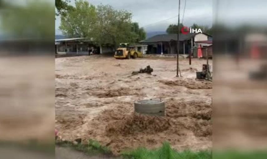 Bursa'nın su baskınları için ekipler seferber oldu