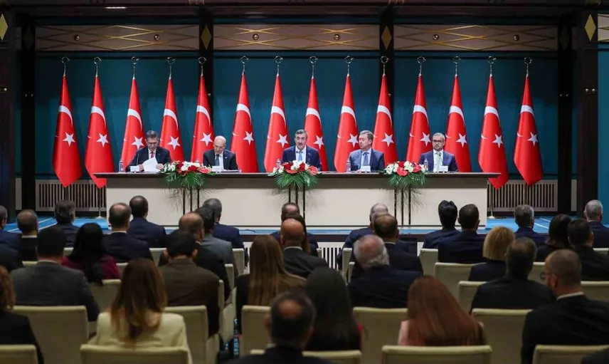 Şimşek: Kamu tasarrufu, 6 bakanlığın bütçesinden daha fazlasını temsil ediyor