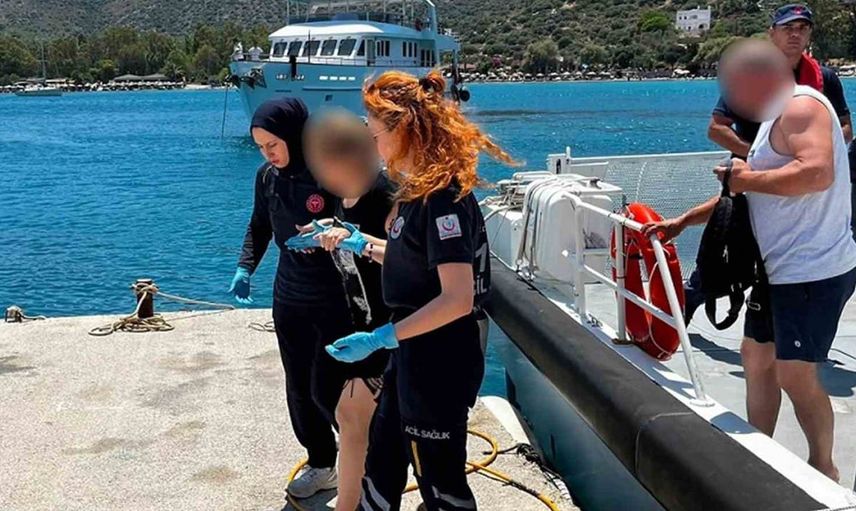 Muğla'da gezi teknesinde rahatsızlanan vatandaşa tıbbi tahliye