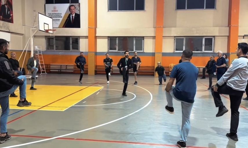 Yüksekova'da sağlıklı yaşam için düzenlenen etkinliğe katılım yoğun oldu