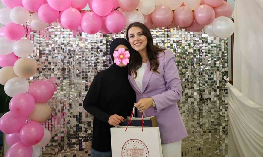 Kimsesiz çocuklara unutulmaz doğum günü kutlaması