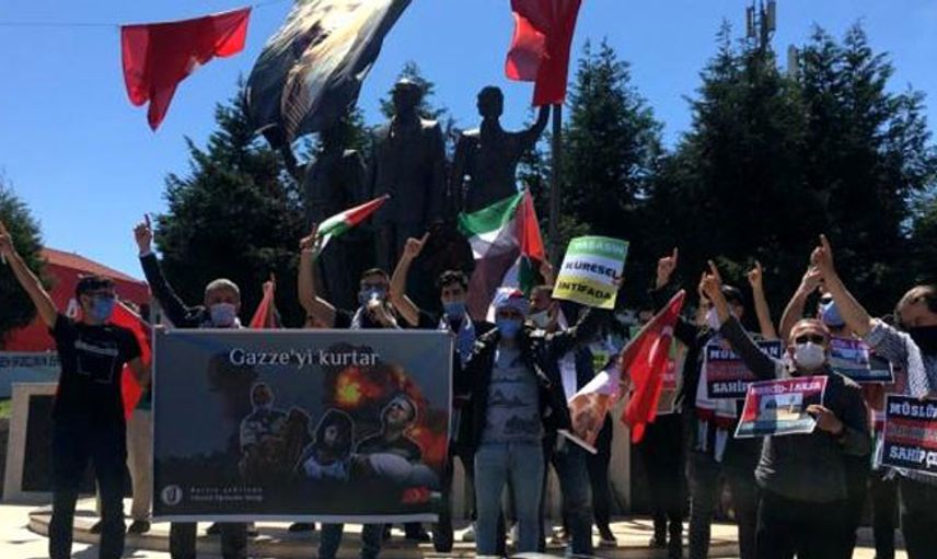 Filistinli Gençler Katil İsrail’e Tepki Gösterdi