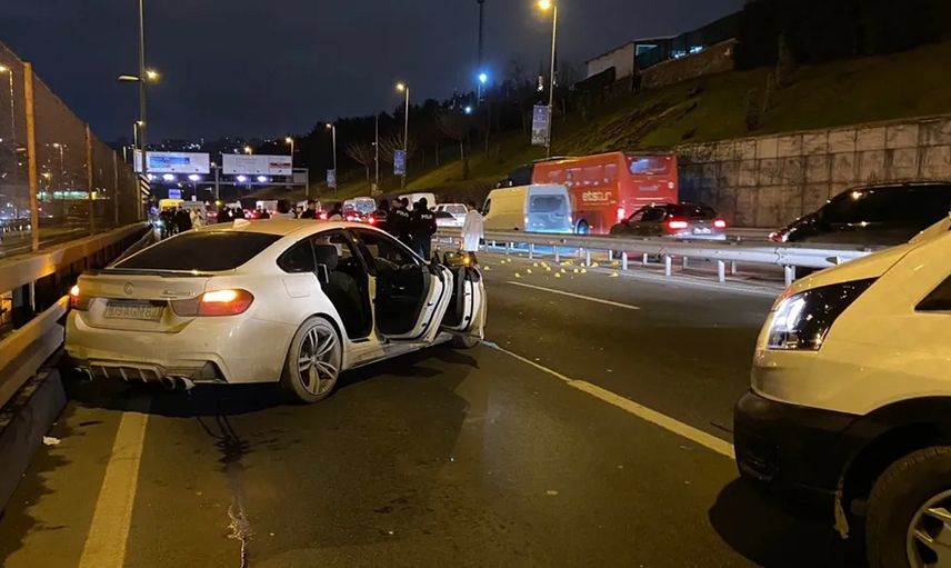 Film gibi olay! Haliç köprüsünün ortasında otomobile silahlı saldırı