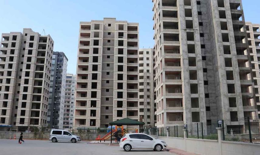 Fırsatçılar fiyatları ikiye katladı: Ev fiyatlarına saatlik zam yapılıyor!