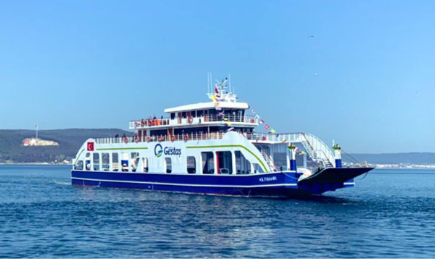 Fırtına feribot seferlerini durdurdu