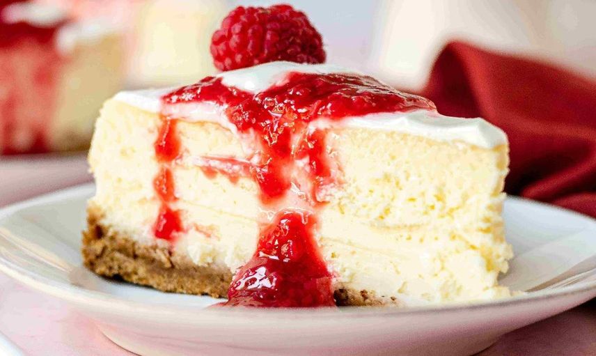 Frambuazlı cheesecake nasıl yapılır? Cheesecake pişer mi? Tam ölçülü frambuazlı cheesecake tarifi