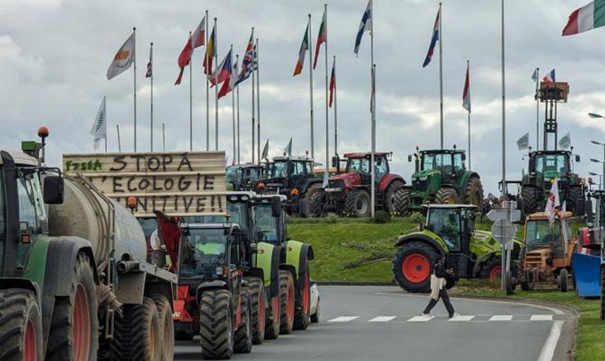 Fransa'da işçiler greve gitti: Sendikadan zam talebi geldi