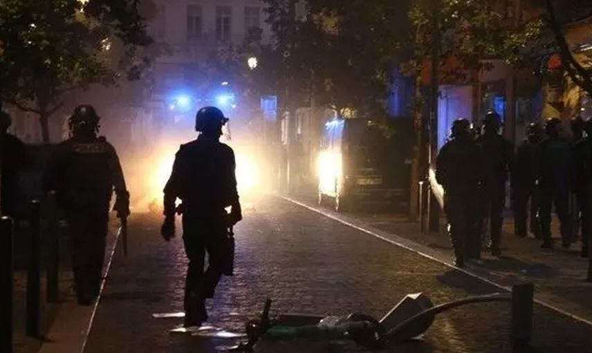 Fransa’da sular durulmuyor: Bir genç daha polis tarafından vuruldu