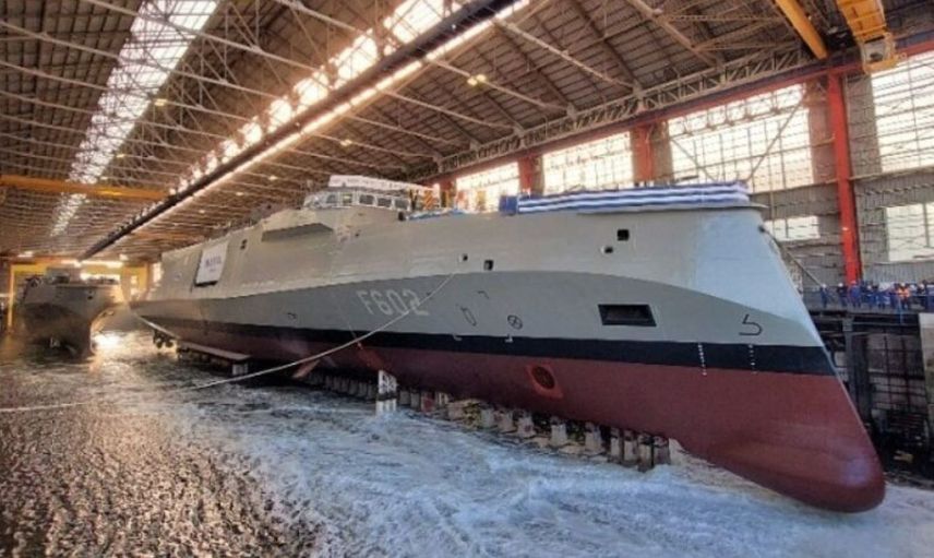 Fransa'da Yunan Donanmasına ait gemide yangın çıktı