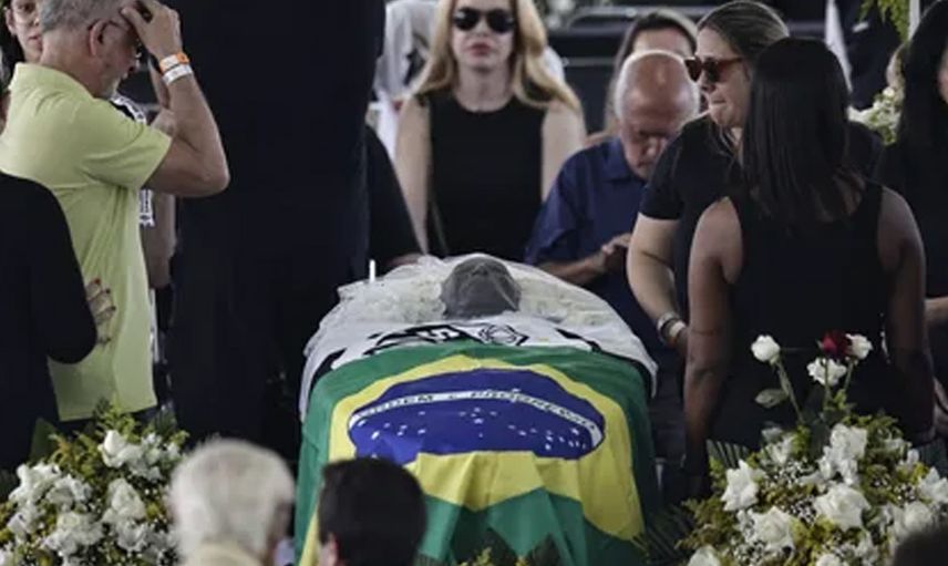 Pele futbola başladığı yerde sonsuzluğa uğurlandı
