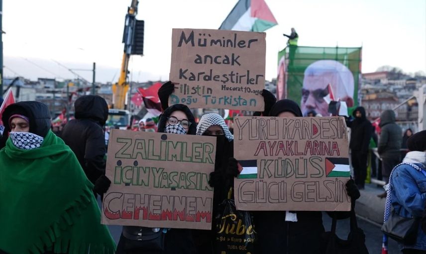 Galata Köprüsü’nde insanlık haykırdı: 520 bin kişi Gazze için tek yürek oldu