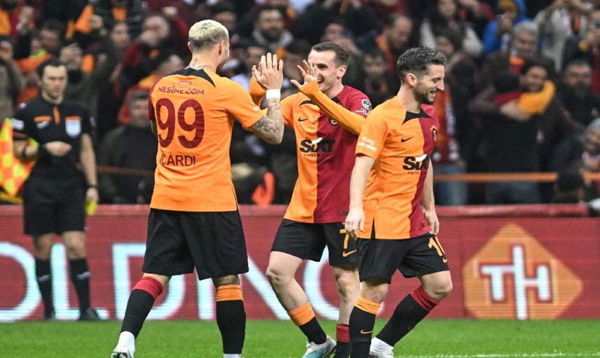 Galatasaray dolu dizgin devam ediyor: Üst üste 9. galibiyet geldi! Okan Buruk tarihe geçti