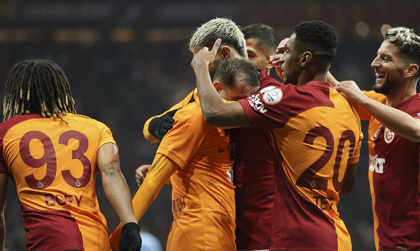 Galatasaray Fenerbahçe'nin rekorunu 19 yıl sonra egale etti