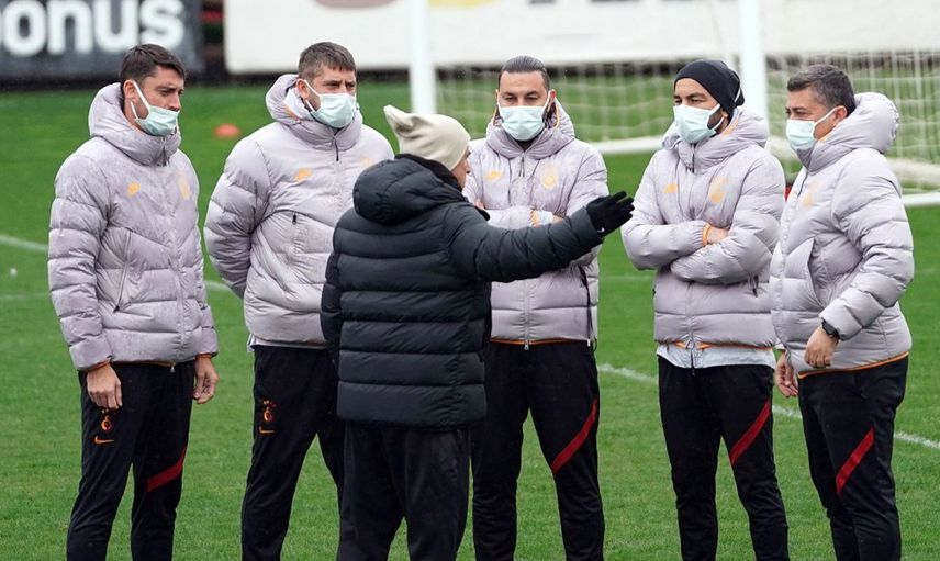 Galatasaray Teknik Direktörü Fatih Terim'den Derbi Öncesi Toplantı!
