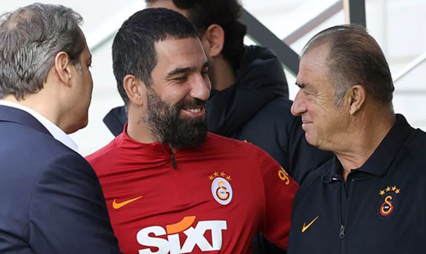 Galatasaray'da Burak Elmas Arda Turan'ın Takımdaki Geleceğini Açıkladı!