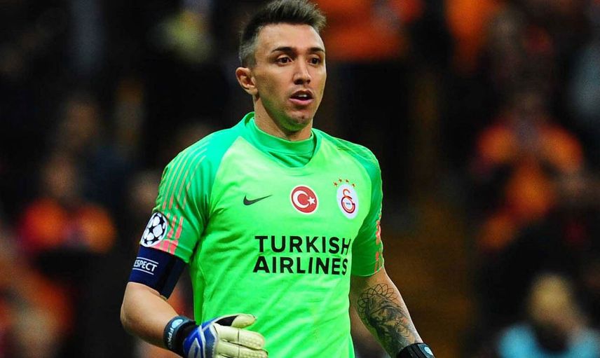 Galatasaray’da Muslera’nın veliahtı bulundu: Milli kaleci için görüşmeler başladı