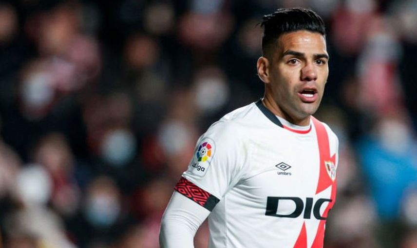 Galatasaray'dan, Rayo Vallecano'ya transfer olan Radamel Falcao takımdan ayrılmayı düşünüyor!