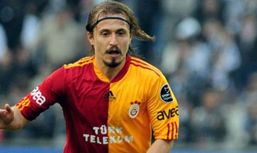 Galatasaray'ın eski futbolcusu Ayhan Akman idari kadroda görev alacak!