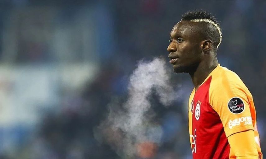 Galatasaray'ın golcüsü Diagne artık Fatih Karagümrük'te! Diagne, yeni takımının renklerine geçiş yaptı