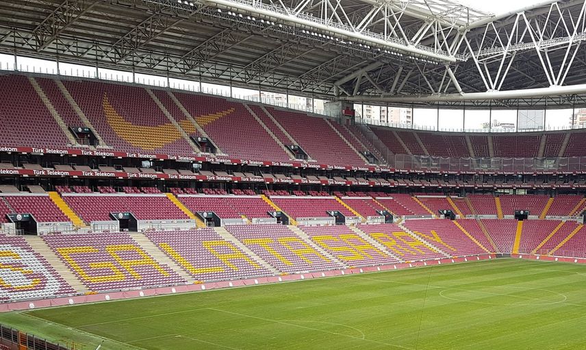 Galatasaray'ın Marsilya Maçı Öncesinde Fransız Gazeteciden Tepki Çeken Hareket Geldi!