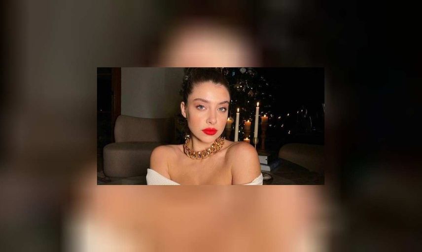 Gamze Erçel'den olay yaratan elbise! Transparan mini elbisesi ile büyüledi