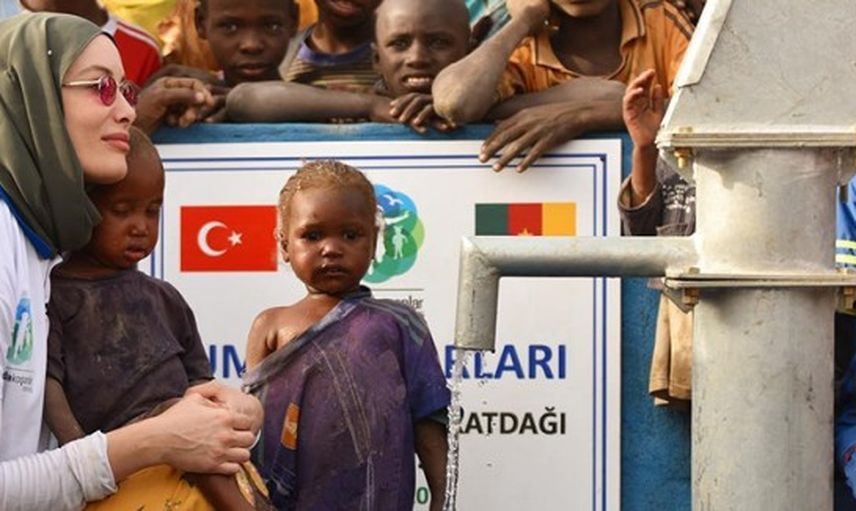 Gamze Özçelik, Afrika'da 11 Su Kuyusu Açtırdı
