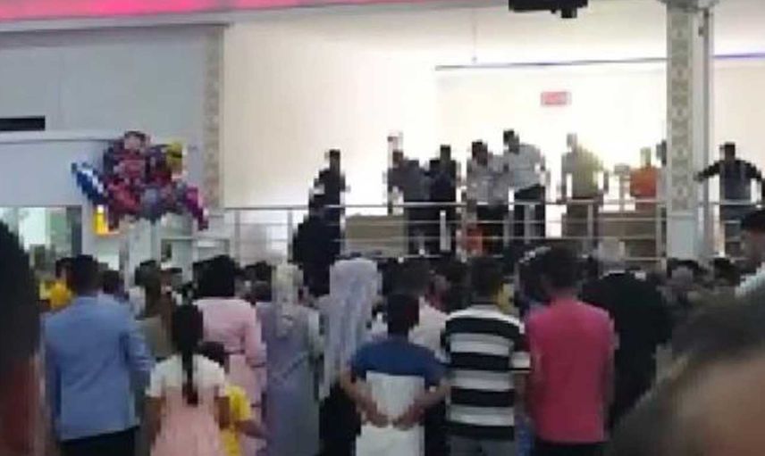 Gaziantep'te akılalmaz olay!  Düğün salonun tavanı çöktü, üst katta duran adam aşağı düştü: O anlar kameralara yansıdı